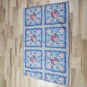 Vintage Floral Patchwork Quilt - Cozy & Charming 45 x 56 Inches